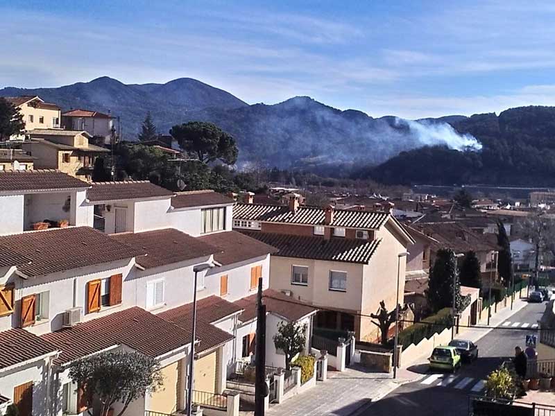 El incendio visto desde Sant Celoni