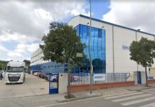 Los trabajadores de Hi-Lex de Granollers vuelven al trabajo tras alcanzarse un primer acuerdo para el cierre de la planta