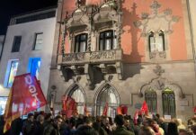 Más de 250 empleados públicos se concentran ante el Ayuntamiento de Granollers para denunciar “persecución sindical”
